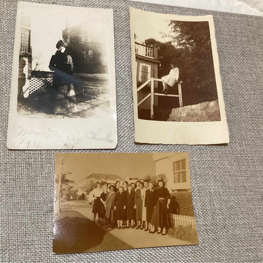 Vintage photographs &‎ 2 vintage postcards. Black & White